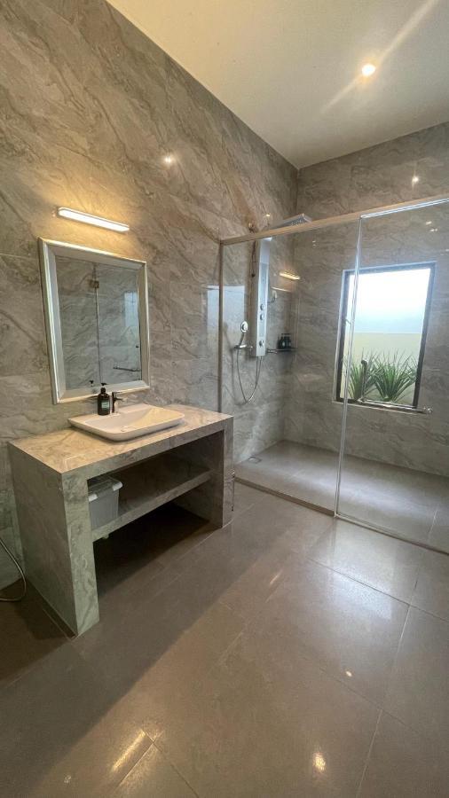 Charis Pool Villa 2 - 3 Bedroom With Private Pool Bentong Zewnętrze zdjęcie